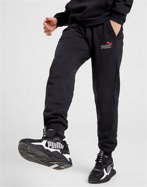 black puma joggers.